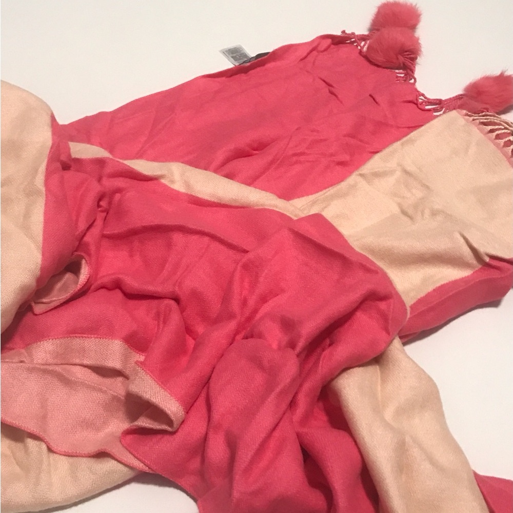 Uniqlo Pink and Cream Scarf